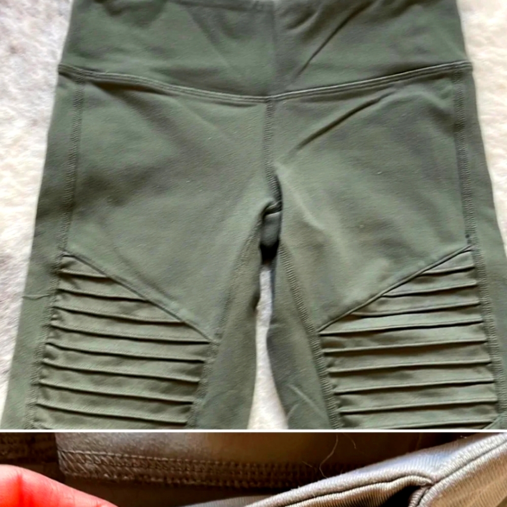 Alo Yoga Moto  Legging